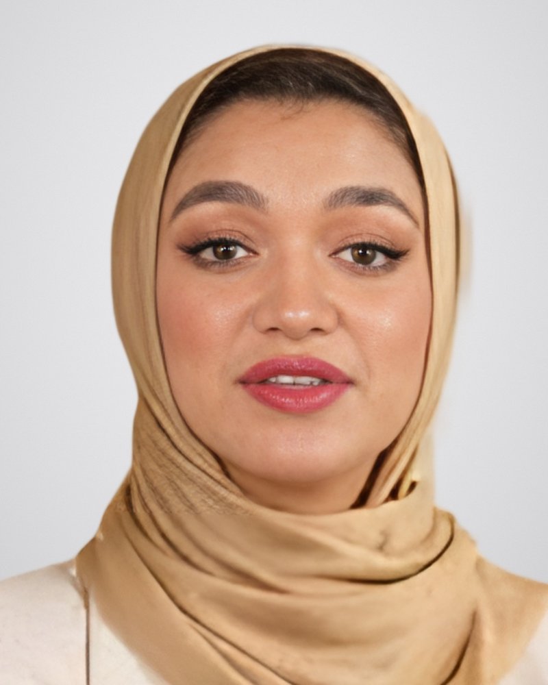 السيدة حبيبة، استشارية هجرة في Baker & Co