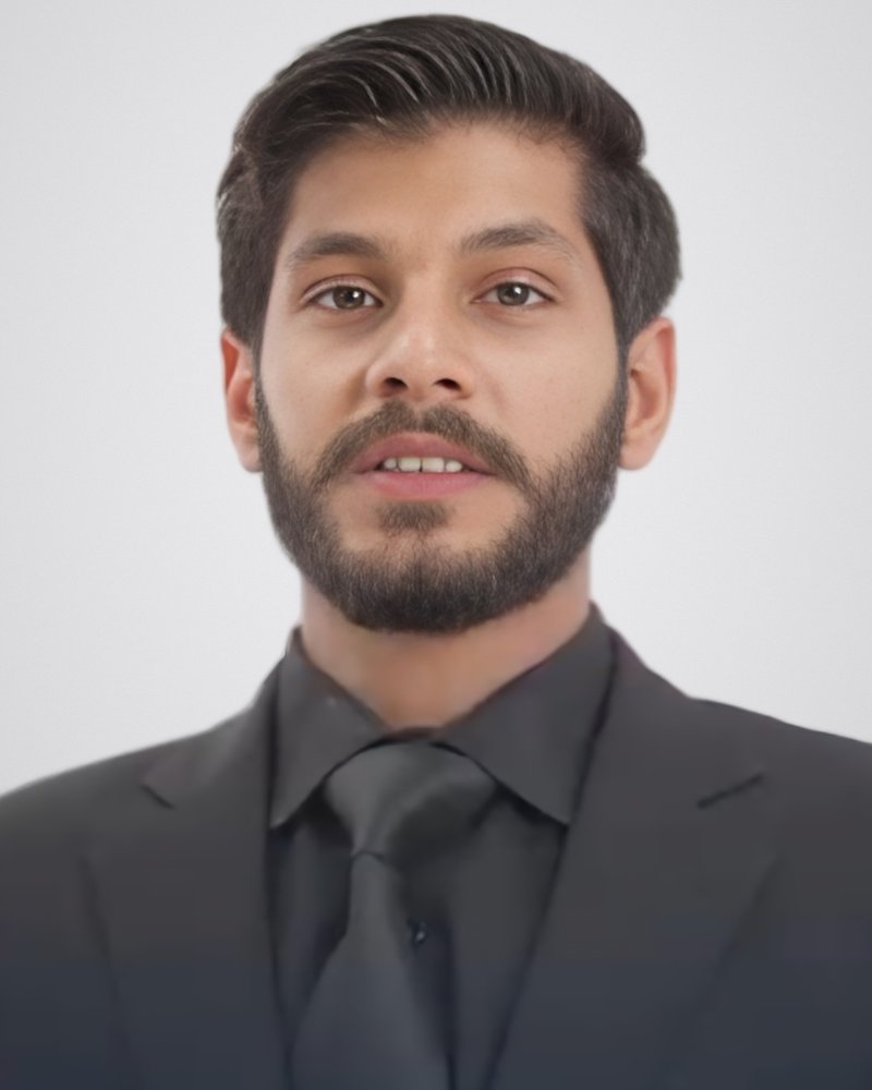 السيد أسامة فرّوخ، مستشار هجرة أول في Baker & Co